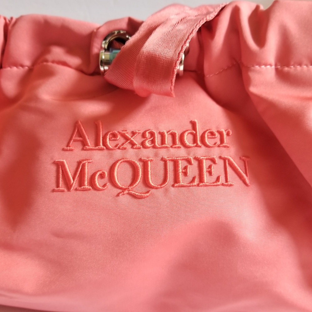 Alexander McQueen Mini Crossbody Bag Coral - Picture 3 of 10